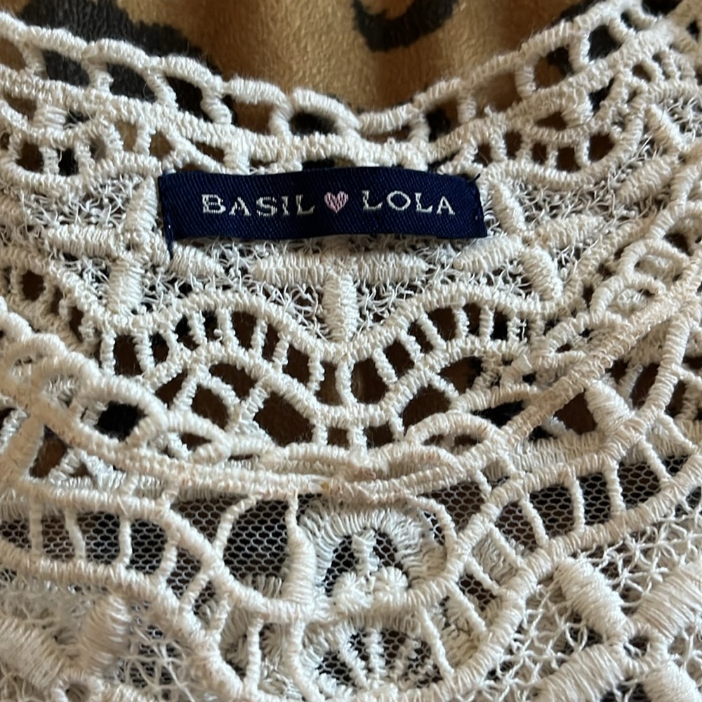 Basil and Lola crochet sheer peplum tank - Picture 2 of 4